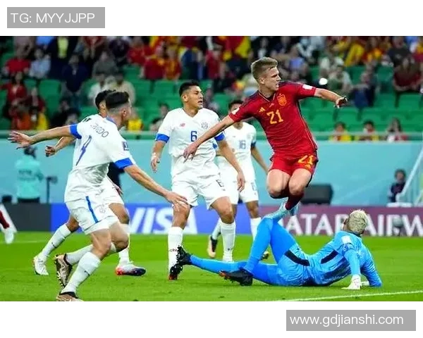 卡塔尔足球球星闪耀绿茵场引领中东足球发展新篇章