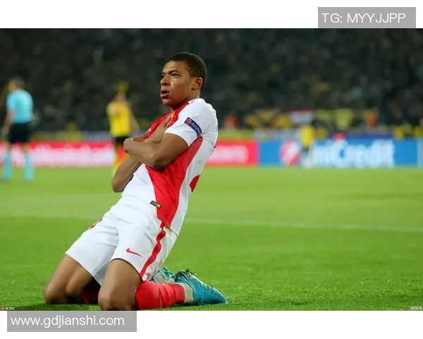 足球巨星离世引全球哀悼 赛场传奇永远铭刻人们心中